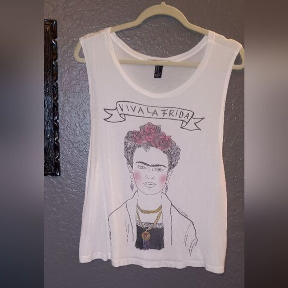 Frida tee w/cutoff sleeves- Great Vintage Tee!!! - Picture 2 of 4